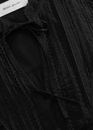 Aurora kjole Sort Skall Studio 